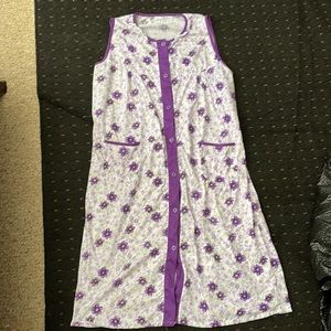 Purple floral house dress size XXL